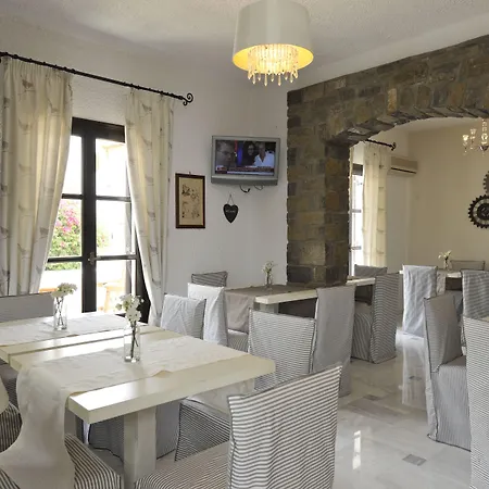 Aella Hotel Naousa (Paros)