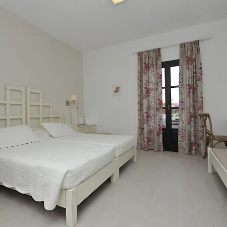 Ξενοδοχείο Aella 3*