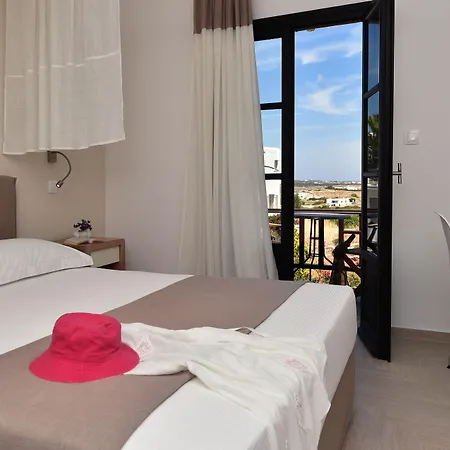 Aella 3* Naousa (Paros)