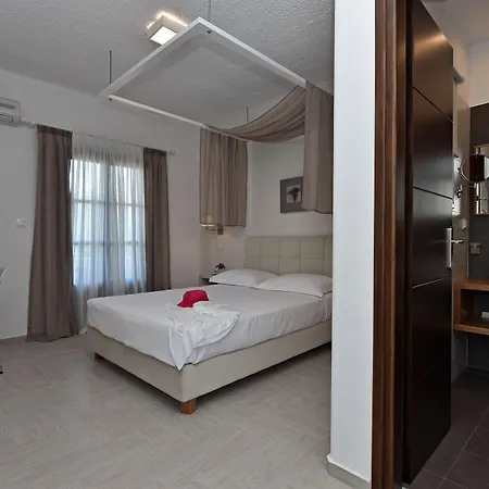 Aella Hotel