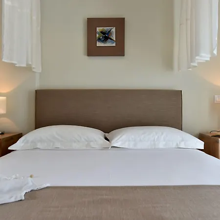 Hotel Aella Naousa (Paros)