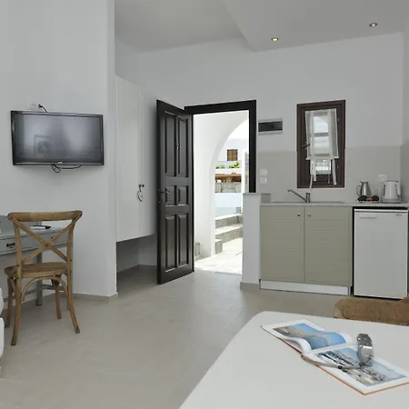 Aella Hotel