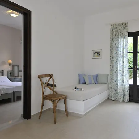 Aella Naousa (Paros)