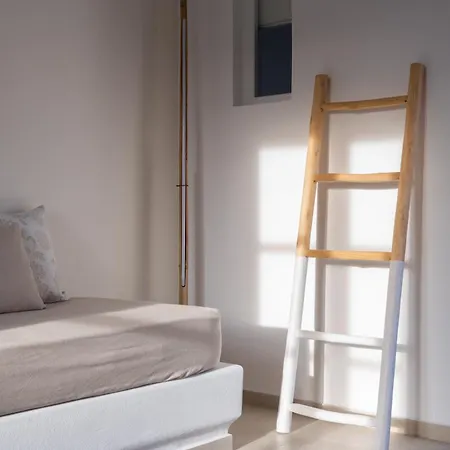 Aella Hotel