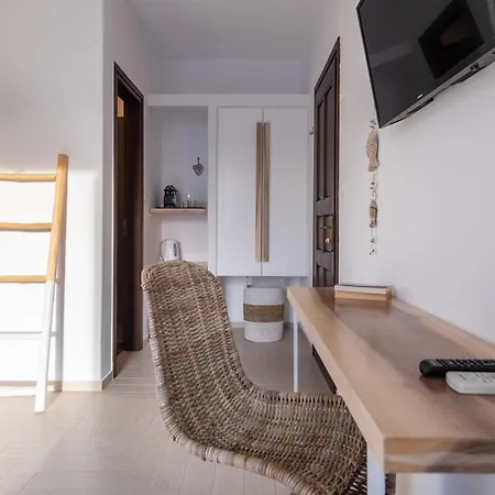 Aella Hotel Naousa