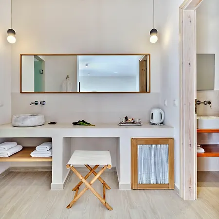 Aella Hotel