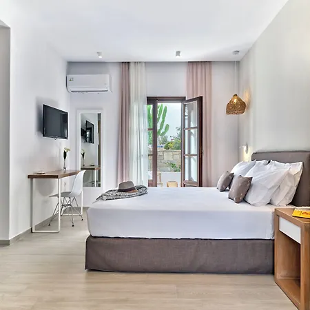 Aella Hotel