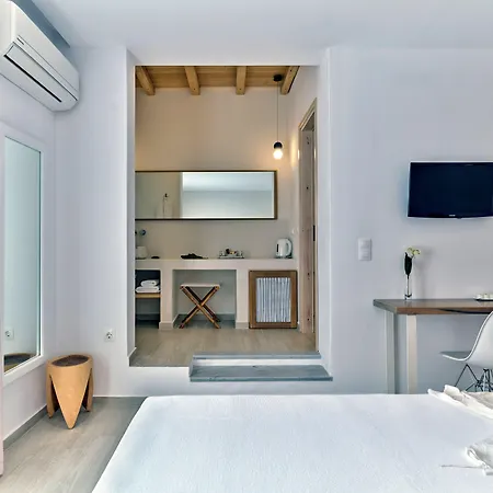 Aella Hotel
